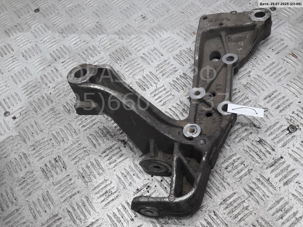 Рычаг передний правый