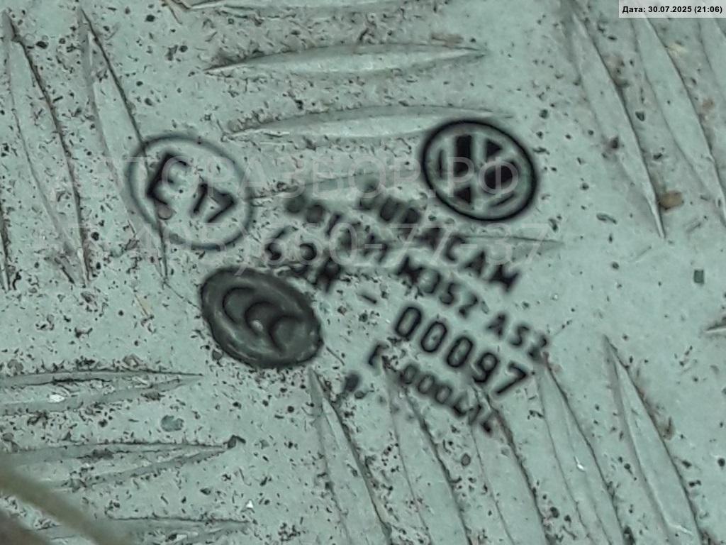 Стекло двери передней правой