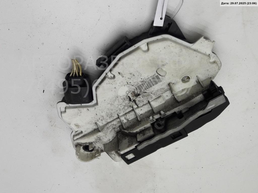 Замок двери передней правой