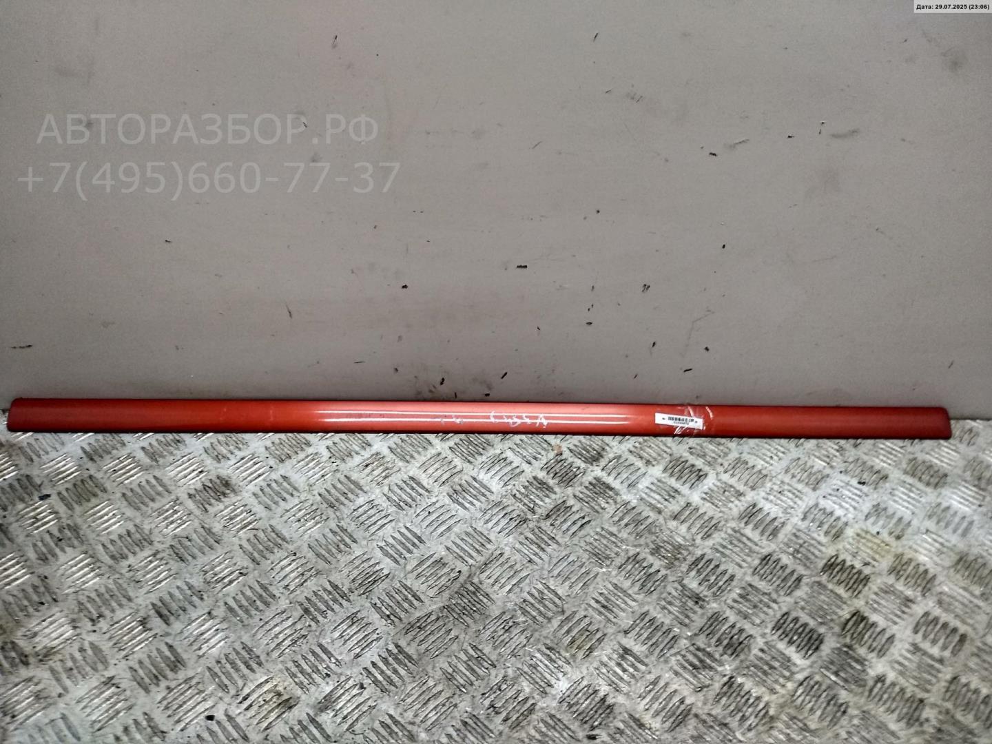 Молдинг двери передней левой