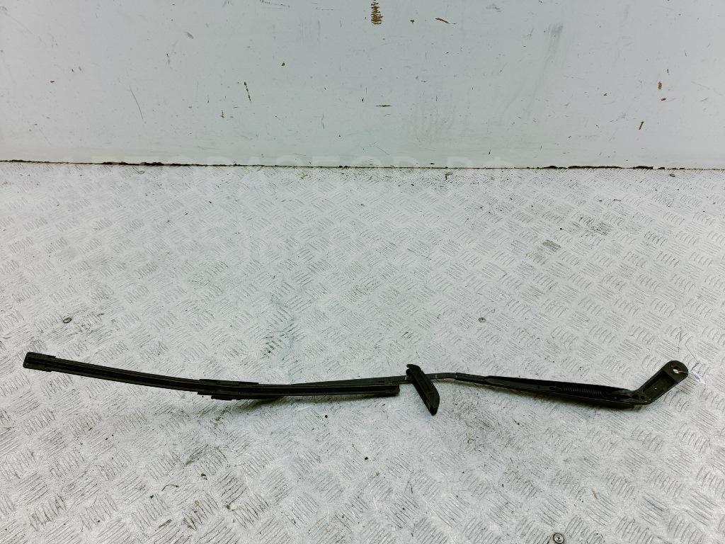 Поводок стеклоочистителя передний правый