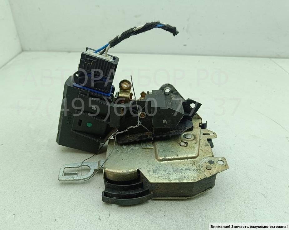 Замок двери передней правой