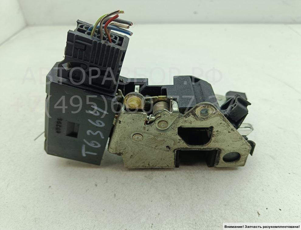 Замок двери передней левой