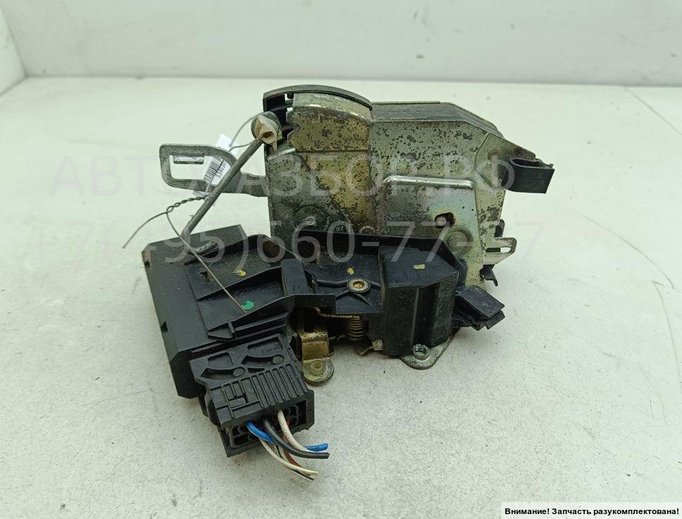 Замок двери передней левой