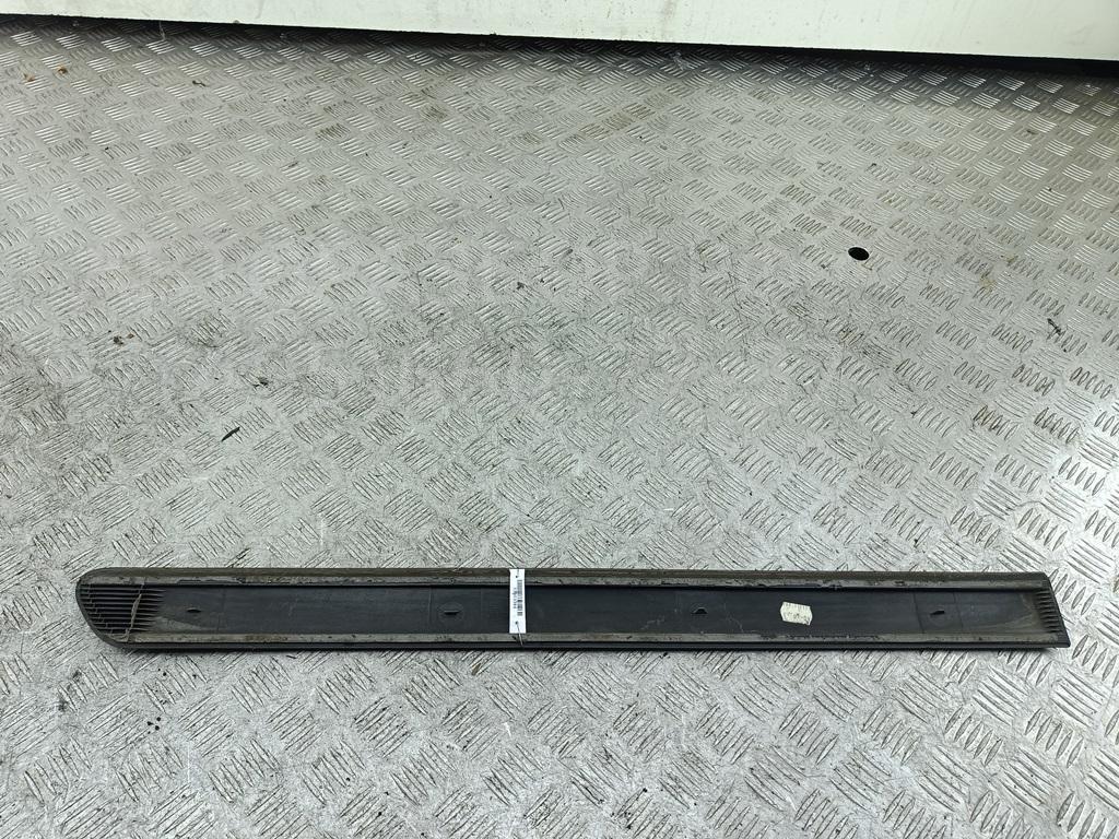 Накладка двери задней левой