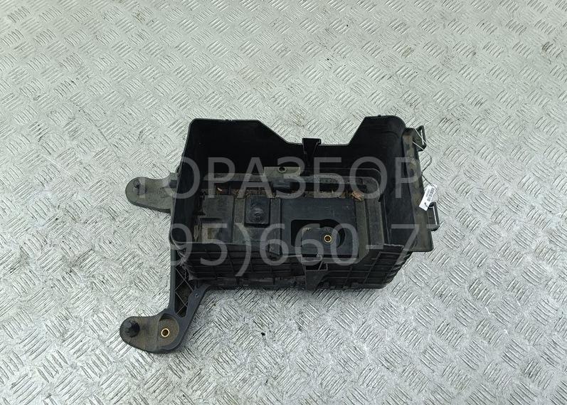 Крепление АКБ (корпус/подставка) для Golf V (1K1) 2003-2009