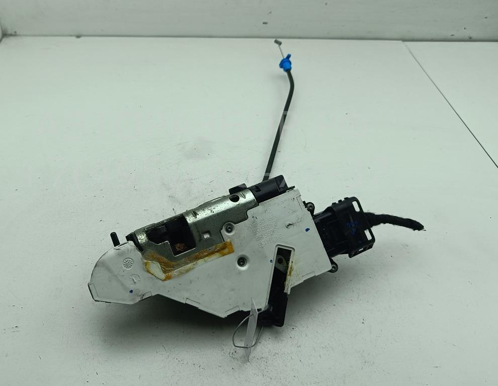 Замок двери передней правой