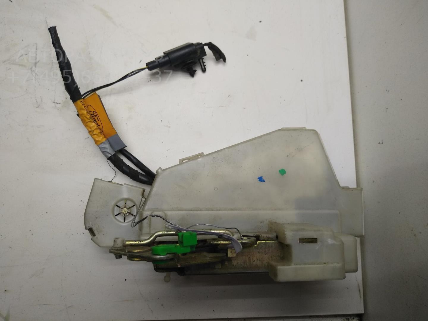 Замок двери задней левой