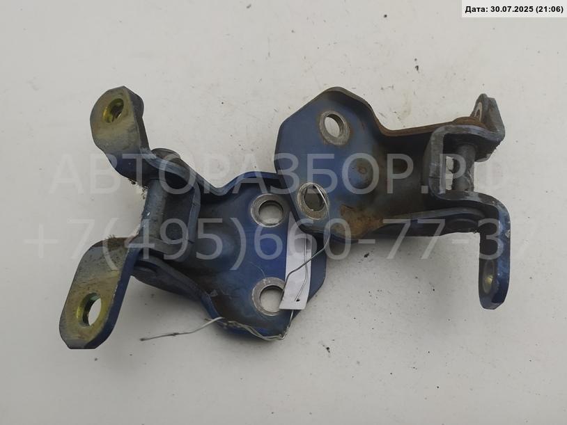 Петля двери