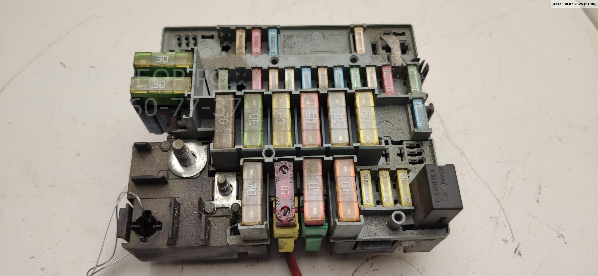 Блок предохранителей