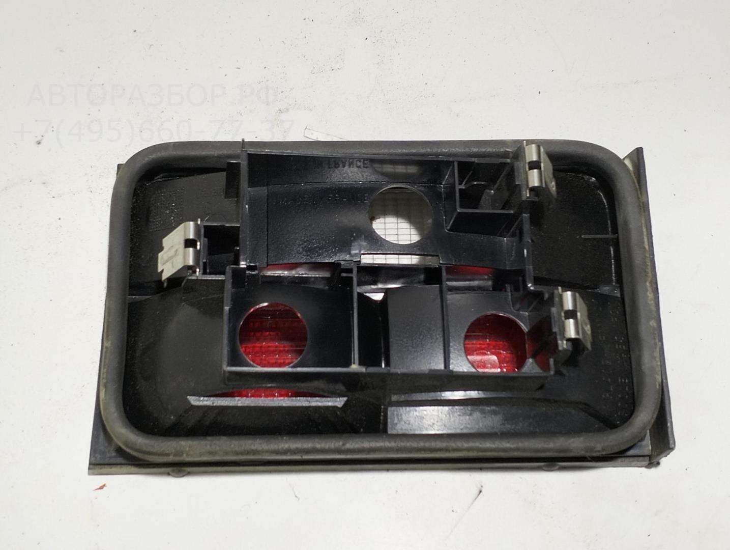 Фонарь задний внутренний левый