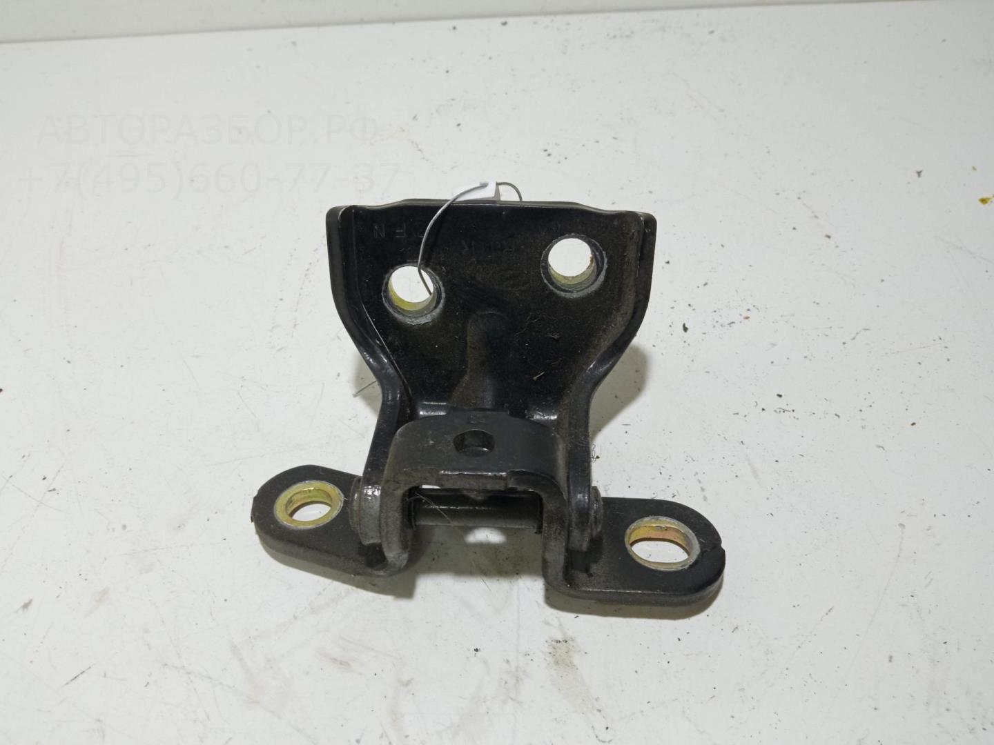 Петля двери