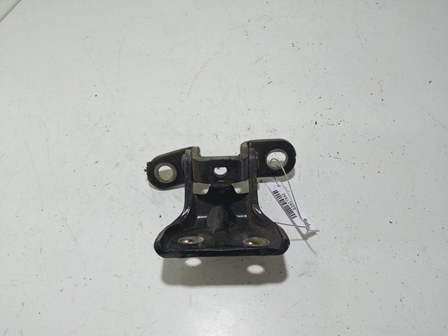 Петля двери