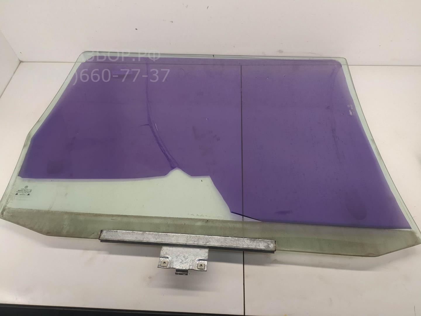 Стекло двери задней левой