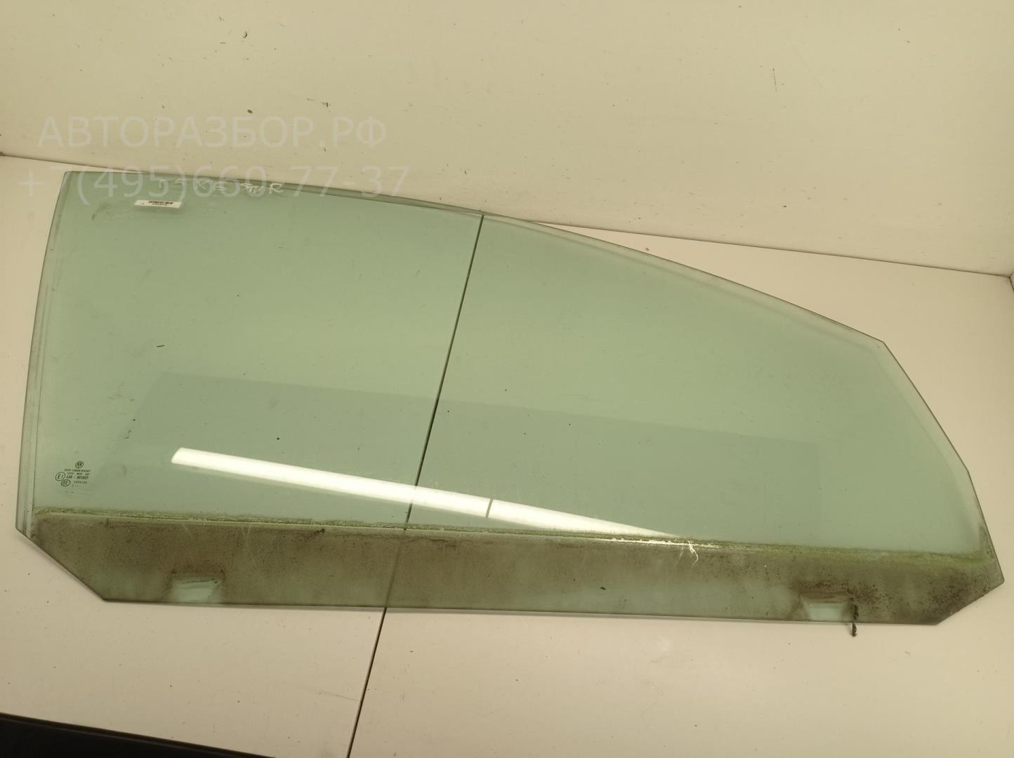 Стекло двери передней правой