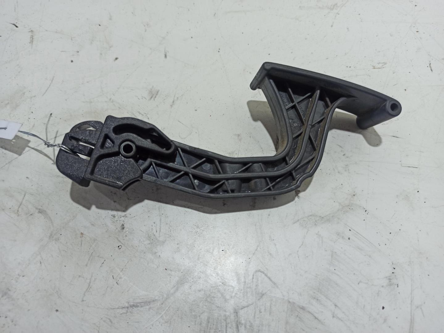 Ручка открывания капота