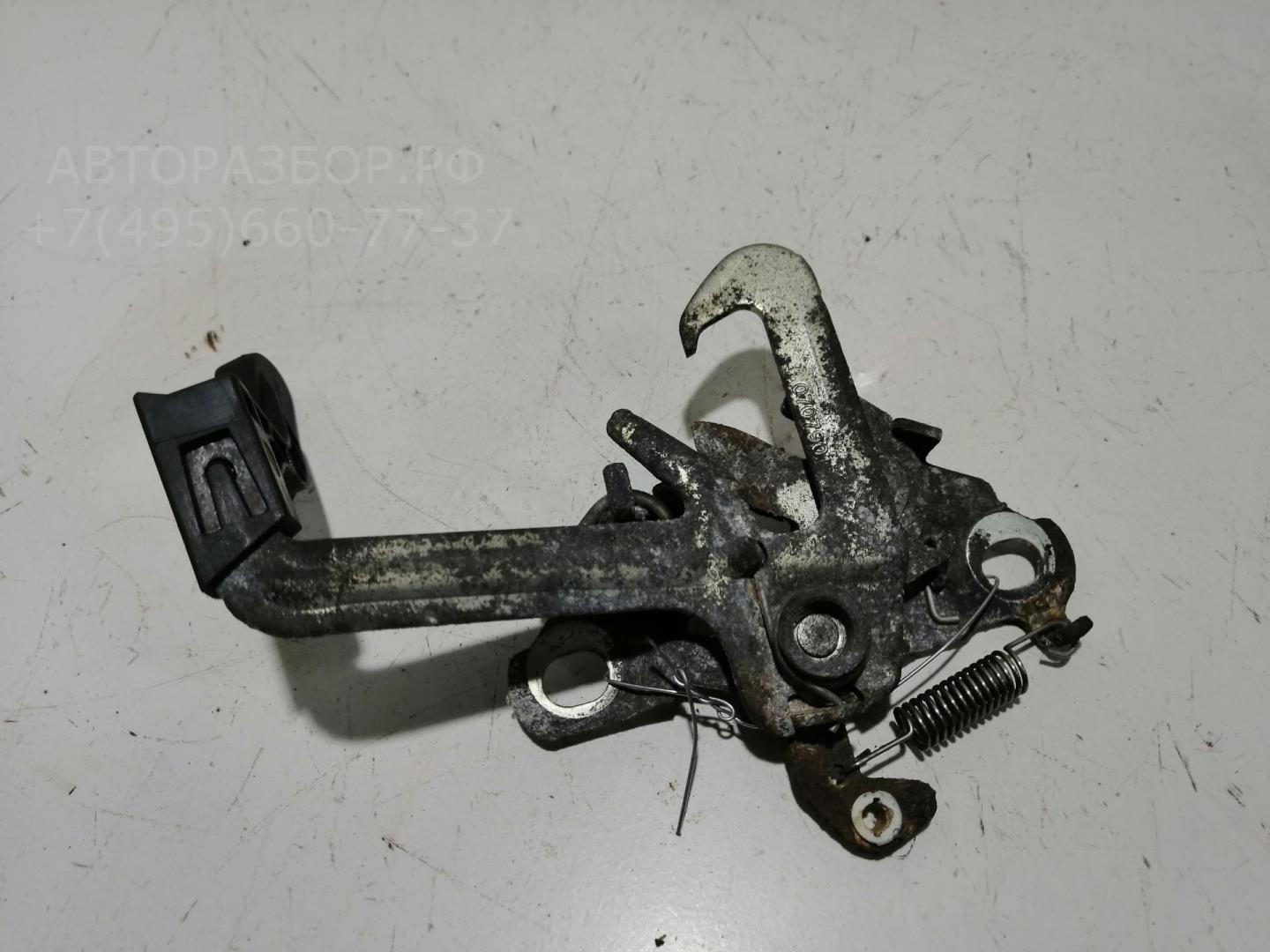 Замок капота