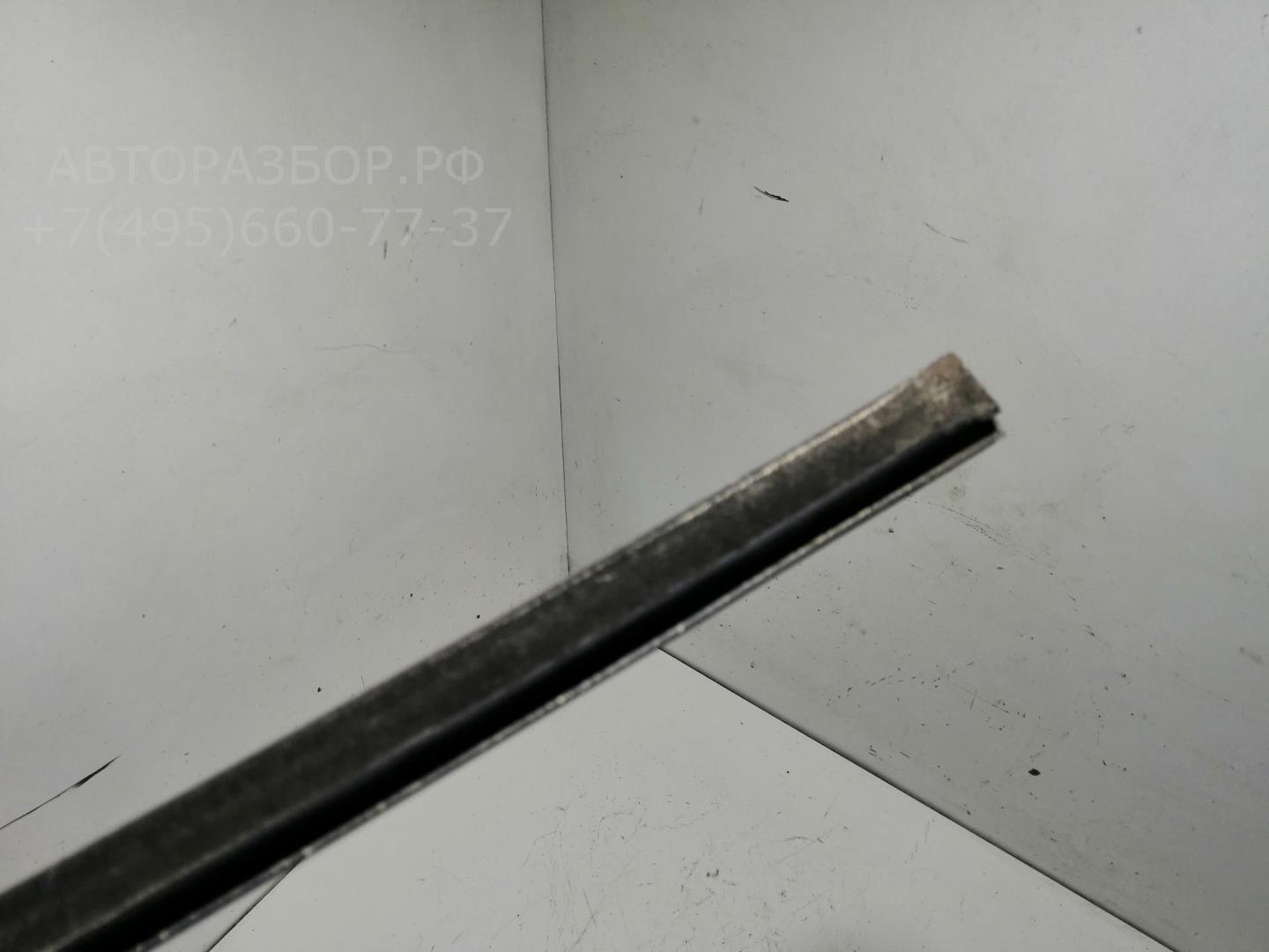 Накладка стекла заднего правого