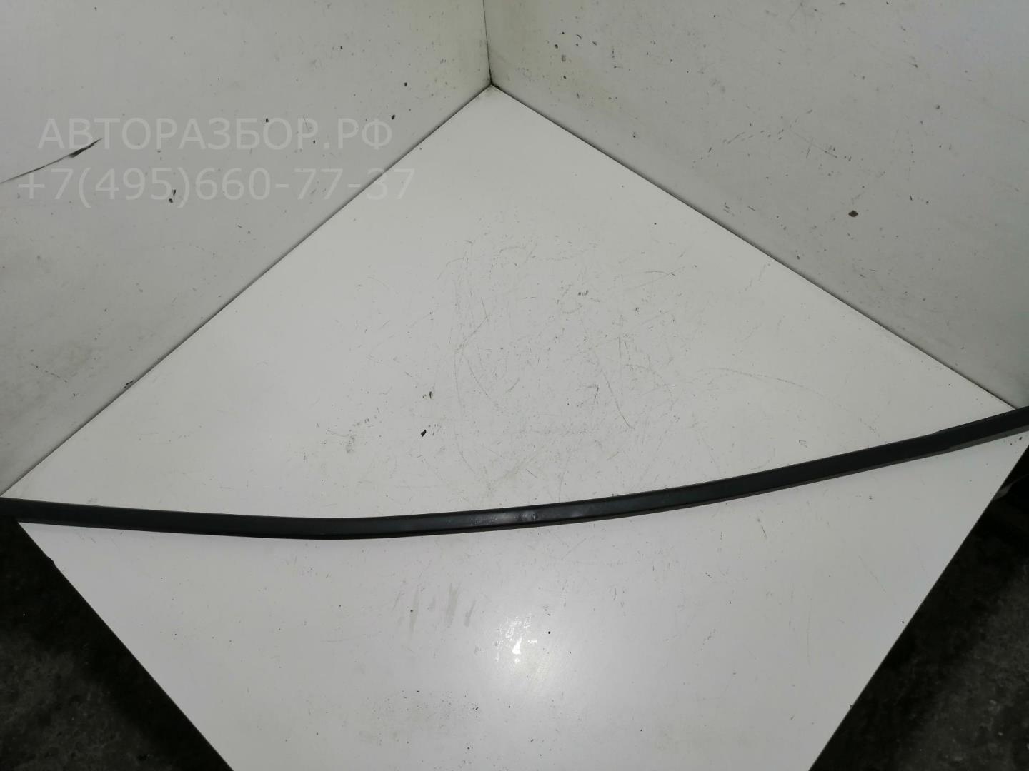 Накладка стекла заднего правого