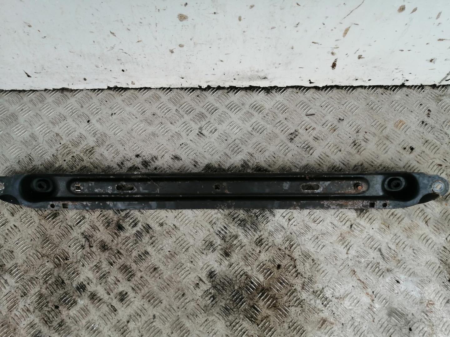 Балка подрадиаторная