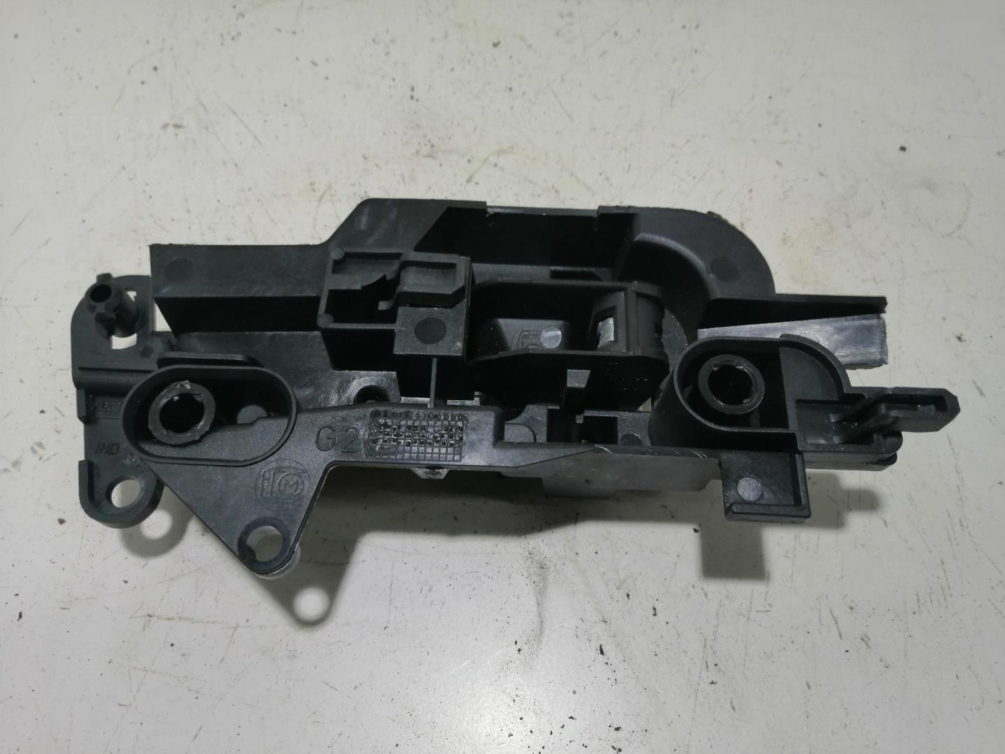 Ручка двери передней внутренняя левая