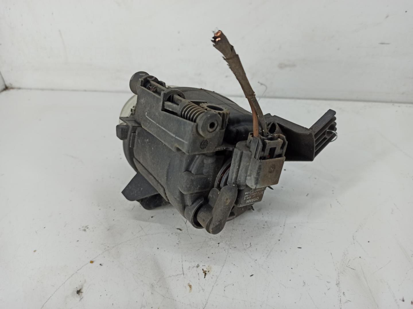 Фара противотуманная левая