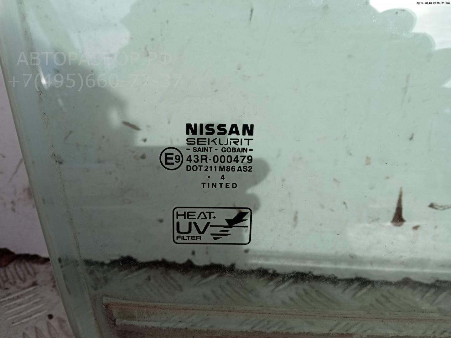Стекло двери передней правой