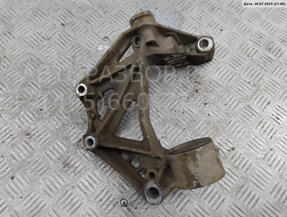 Рычаг передний левый