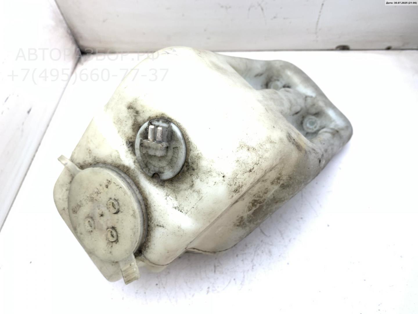 Бачок омывателя лобового стекла