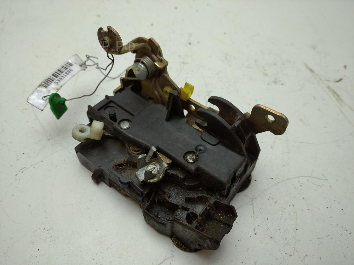 Замок двери передней правой