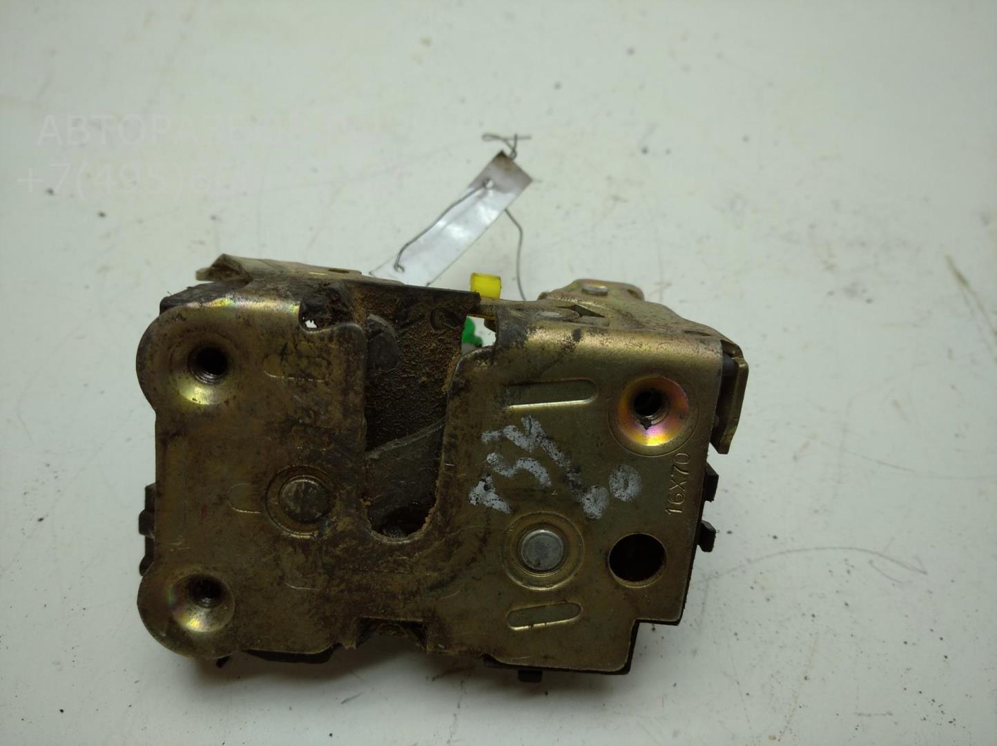 Замок двери передней правой