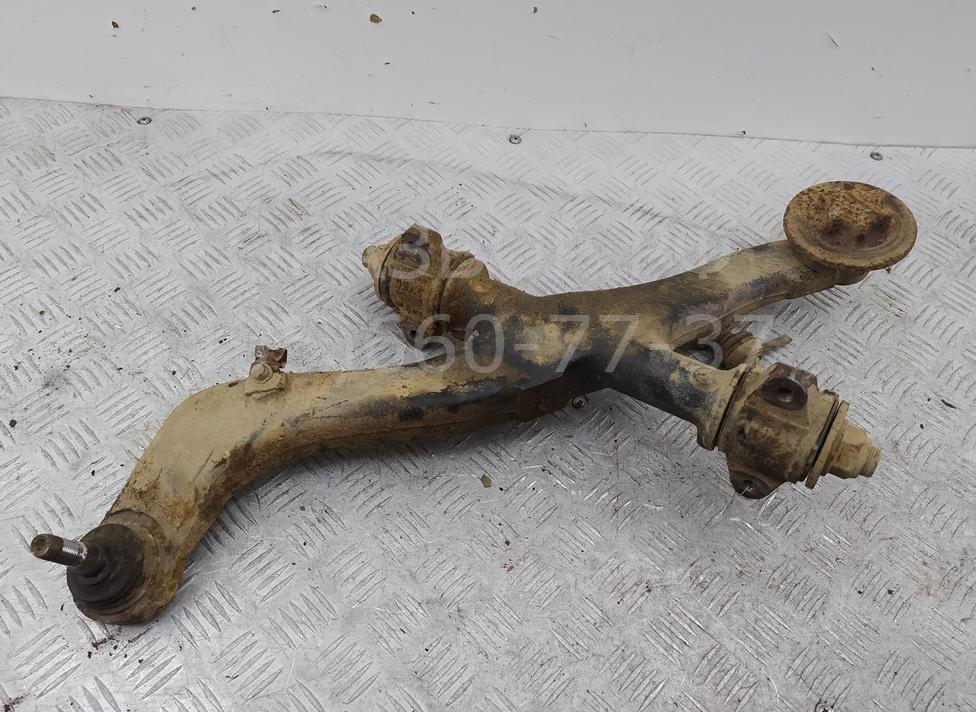 Рычаг передний левый