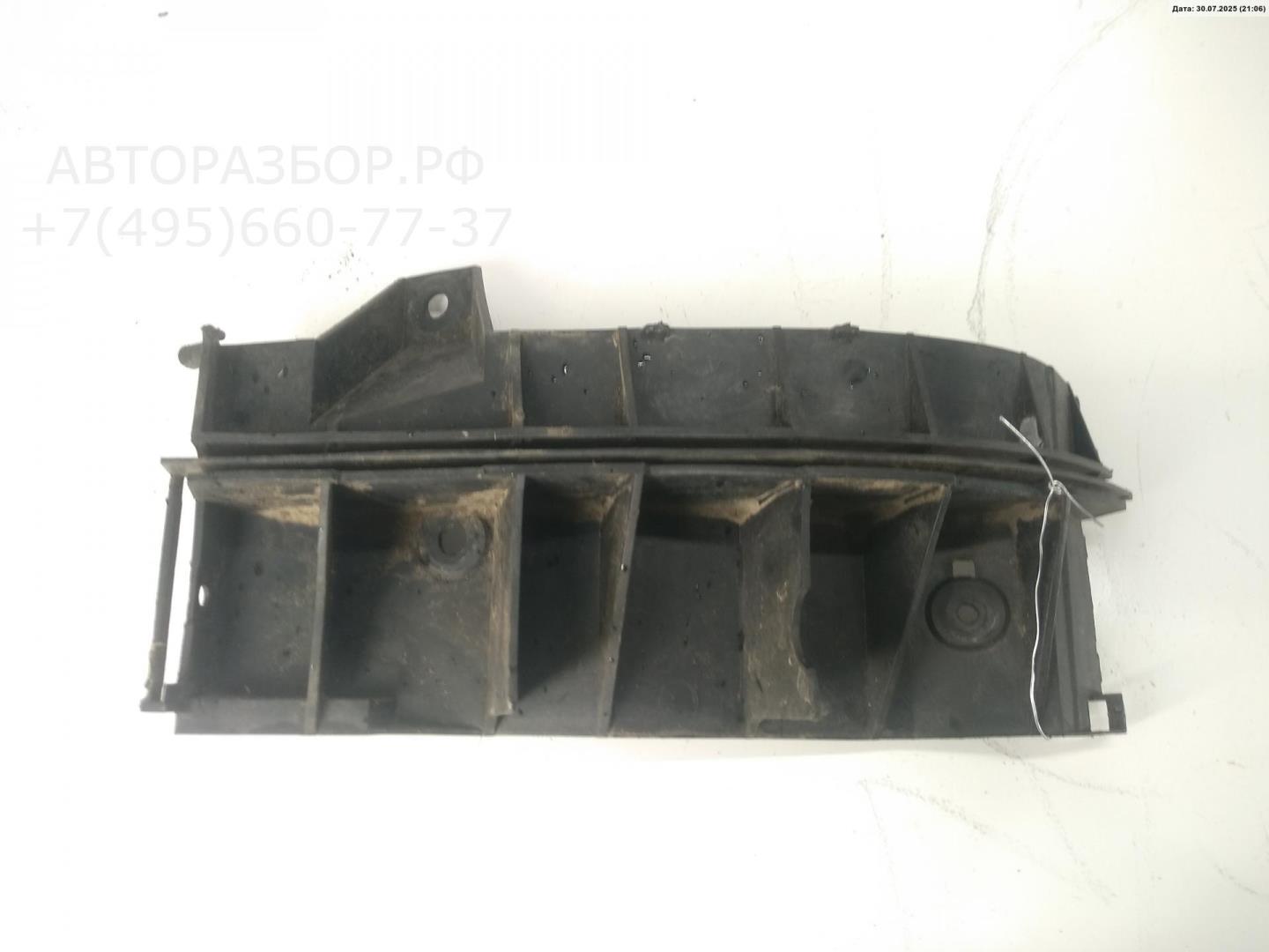 Кронштейн заднего бампера