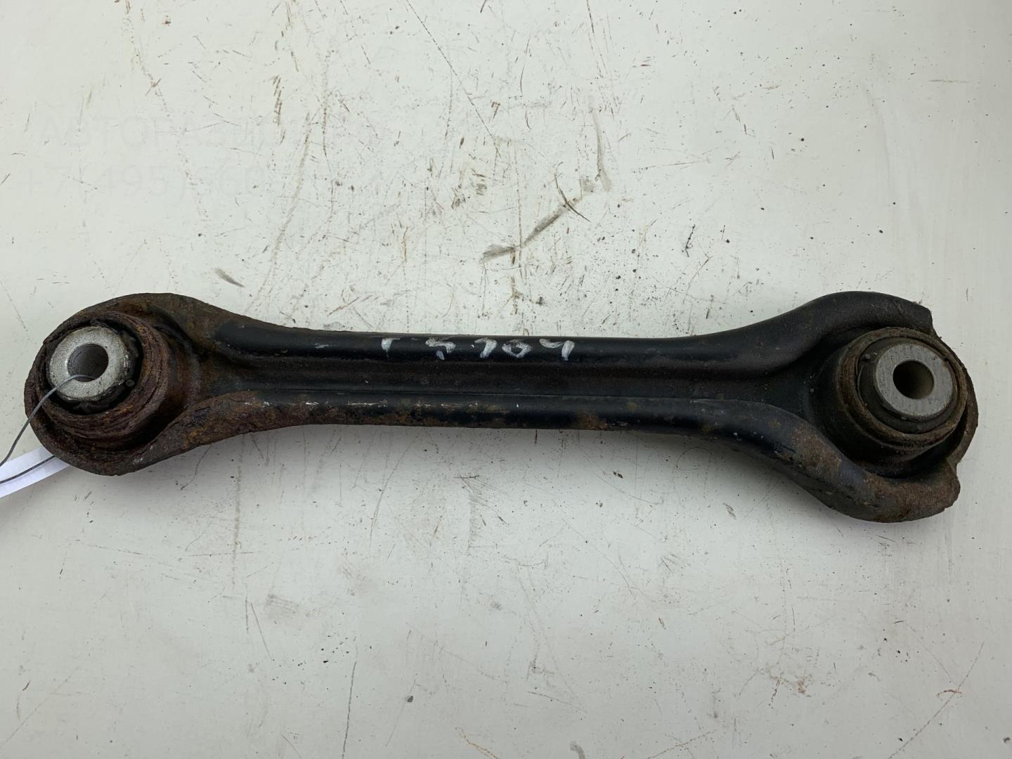 Рычаг задний левый