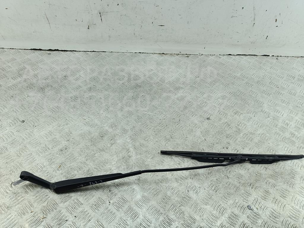 Поводок стеклоочистителя передний правый