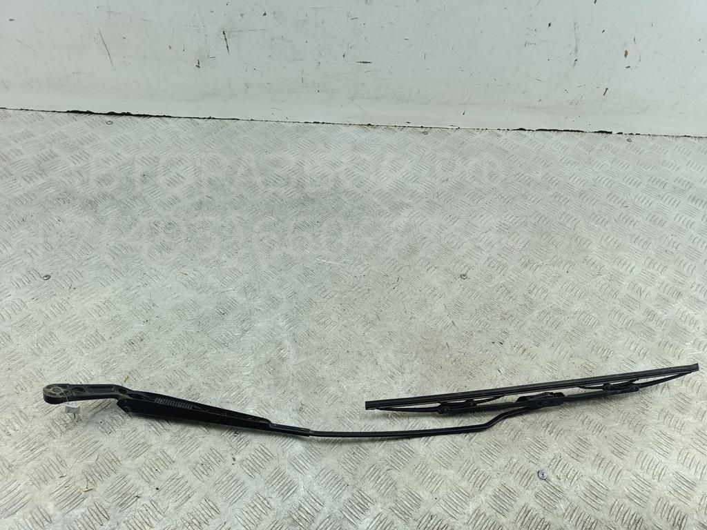 Поводок стеклоочистителя передний правый