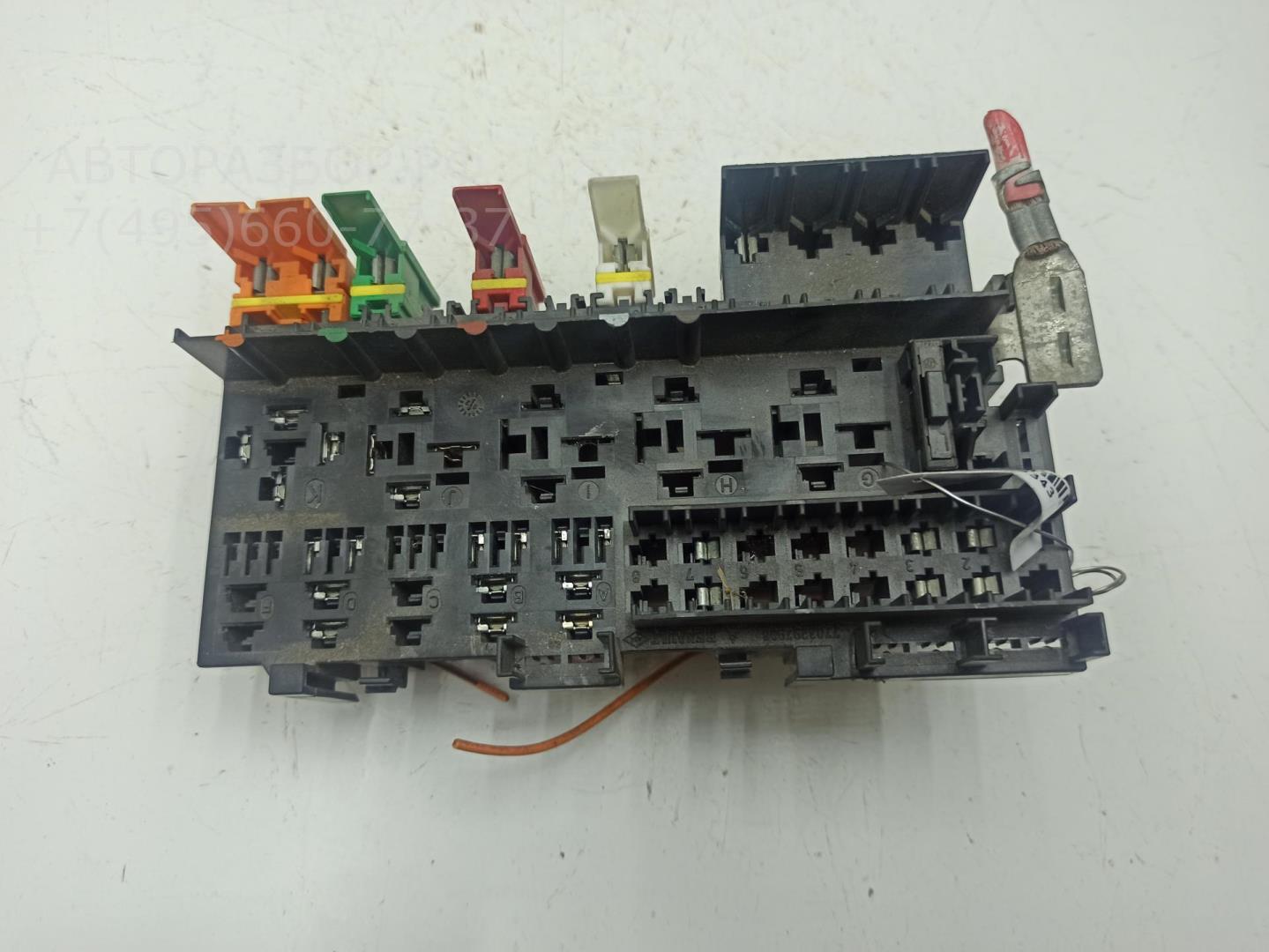 Блок предохранителей