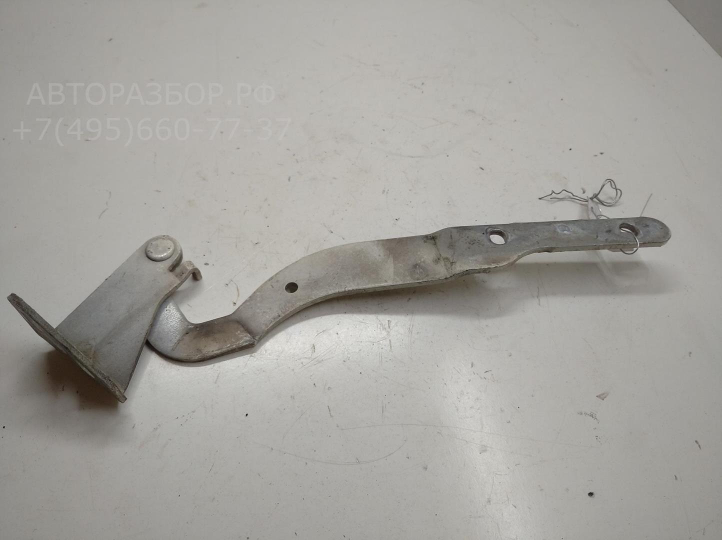 Петля капота левая