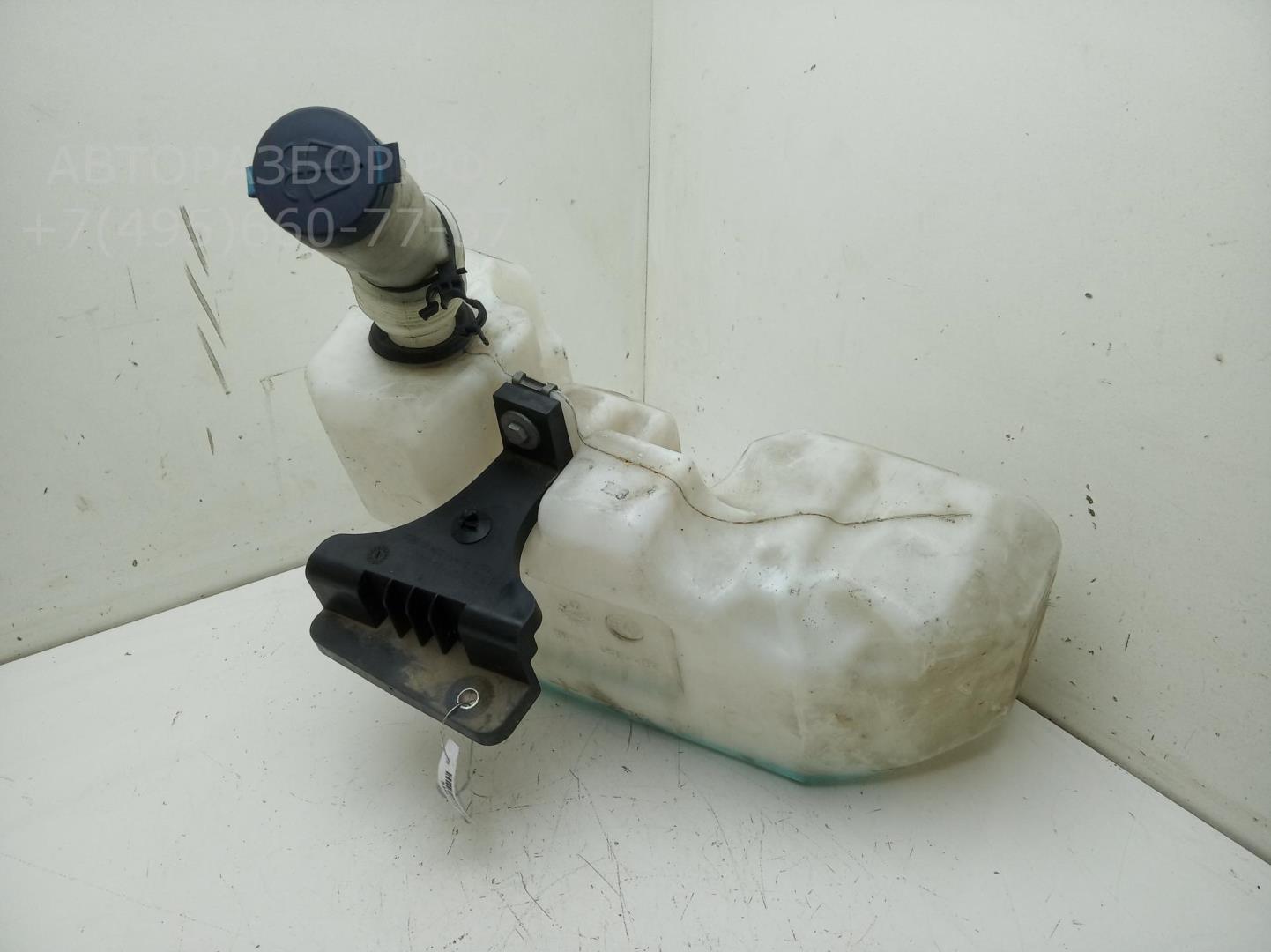 Бачок омывателя лобового стекла