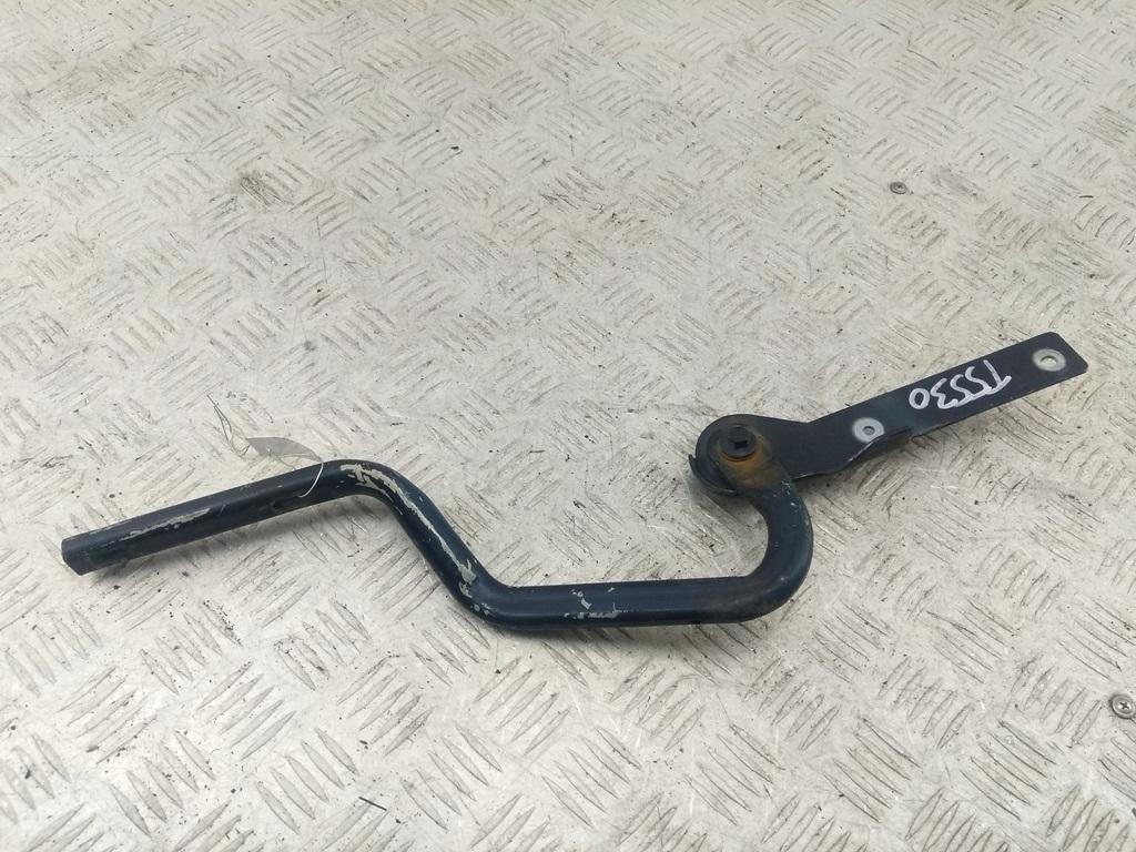 Петля капота правая