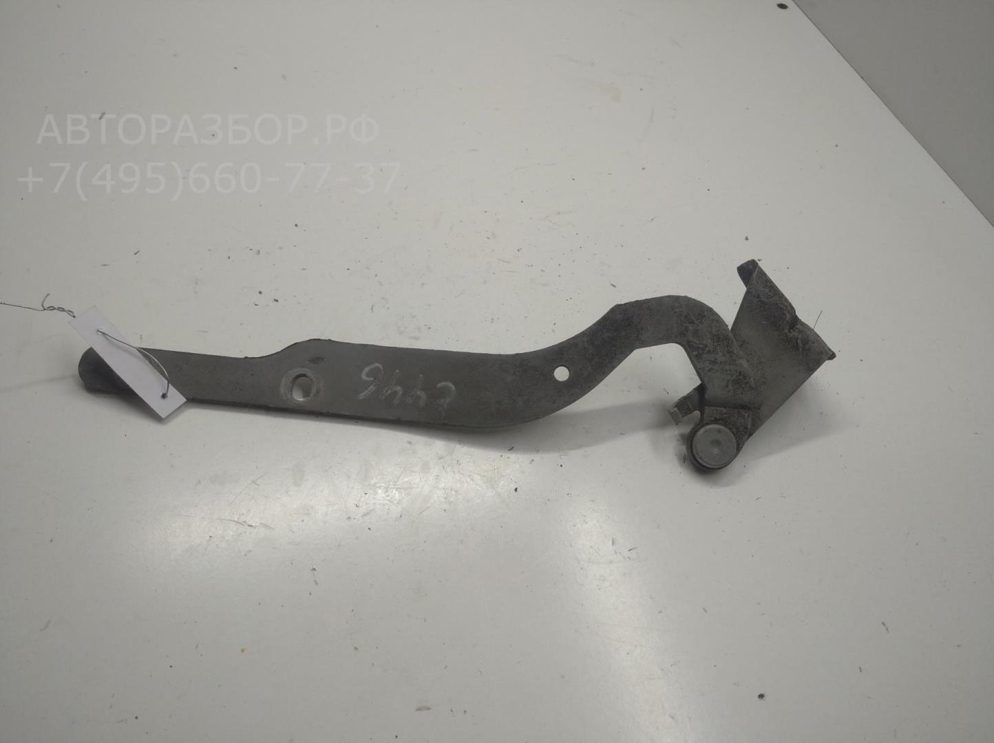 Петля капота правая