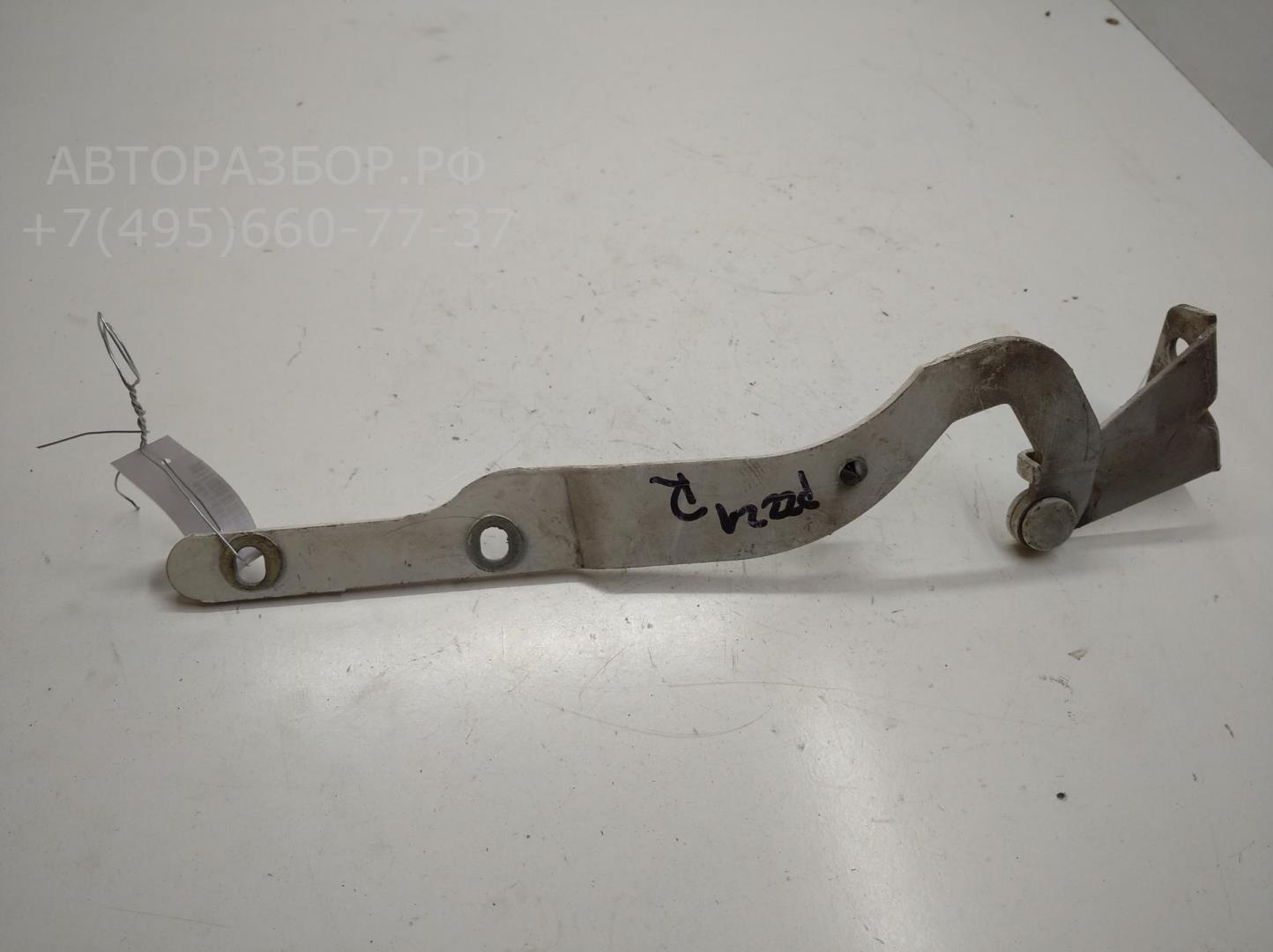 Петля капота правая