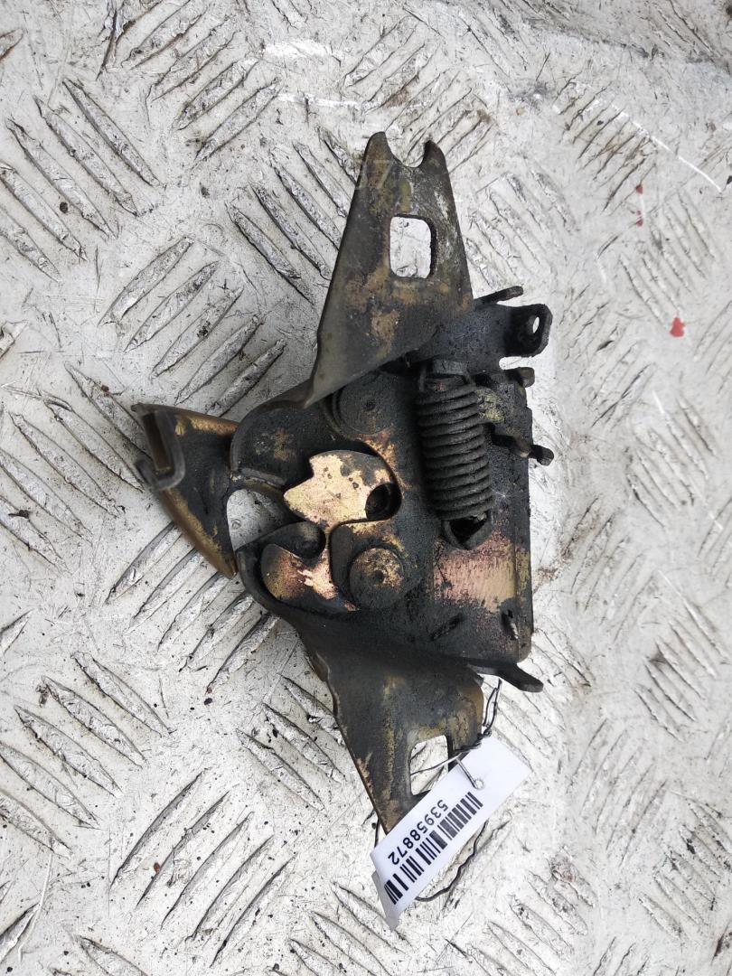 Замок капота