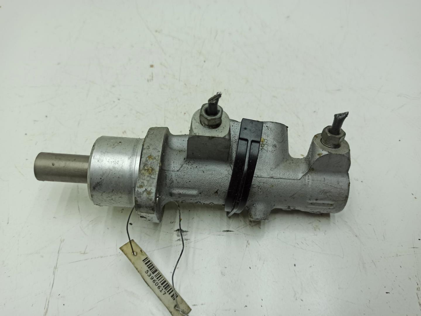 Цилиндр тормозной главный