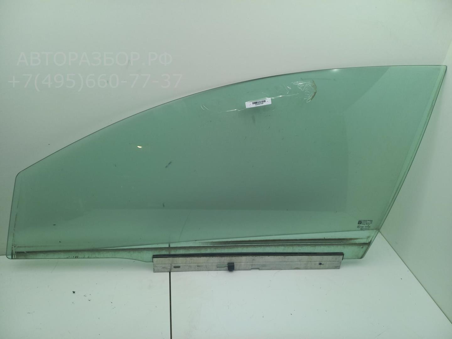 Стекло двери передней левой