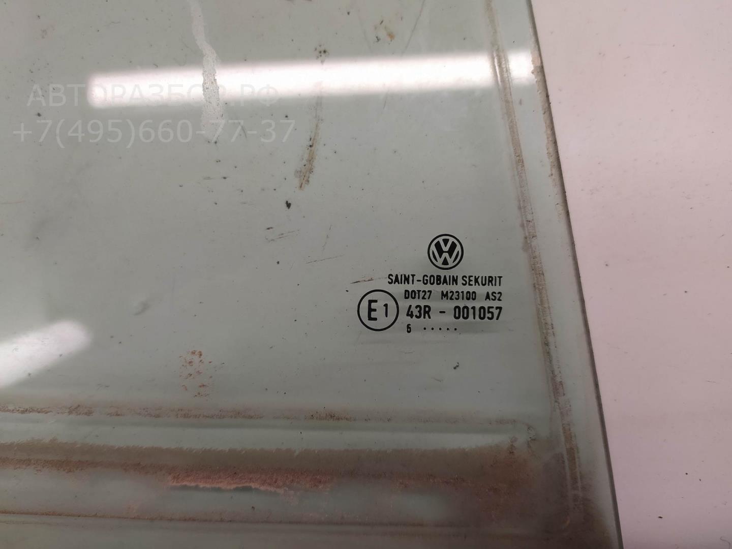 Стекло двери задней правой (форточка)