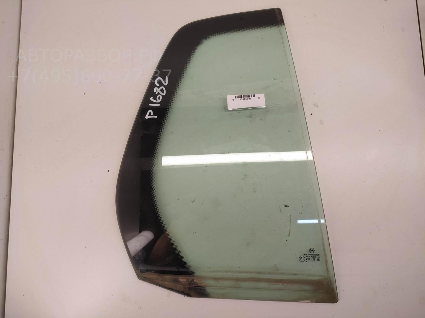 Стекло двери задней правой (форточка)