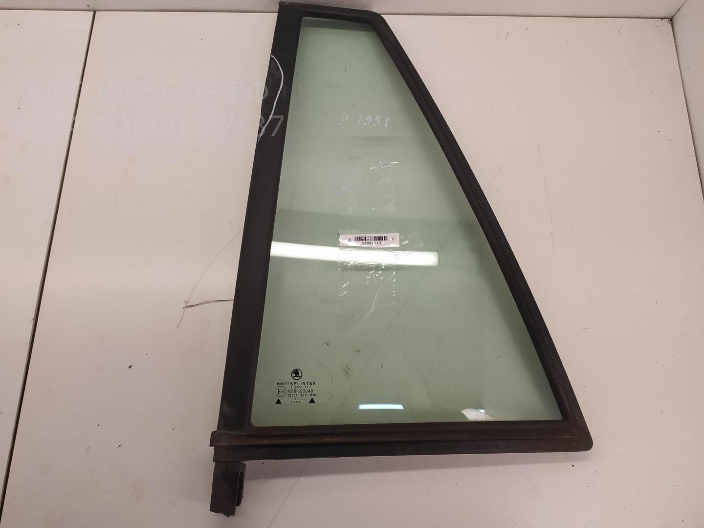 Стекло двери задней левой (форточка)