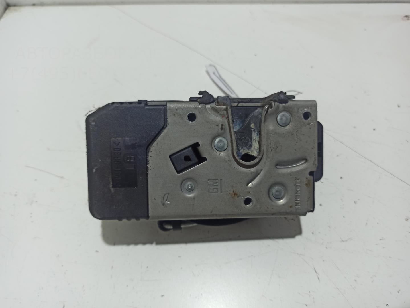 Замок двери передней левой