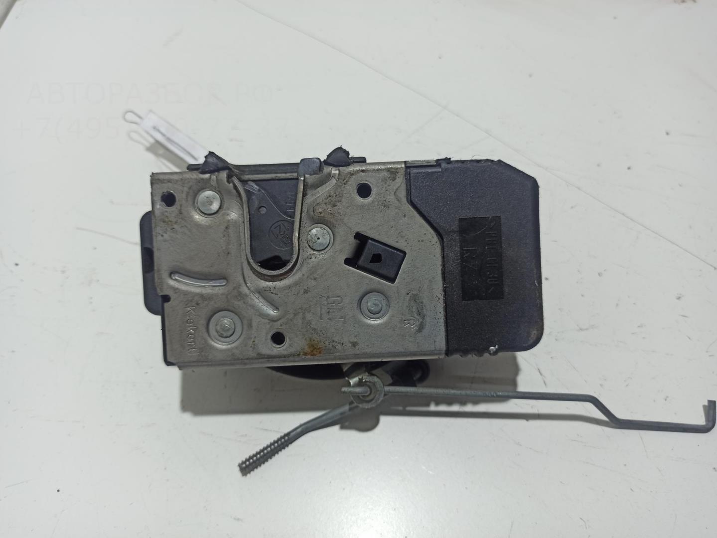 Замок двери передней правой